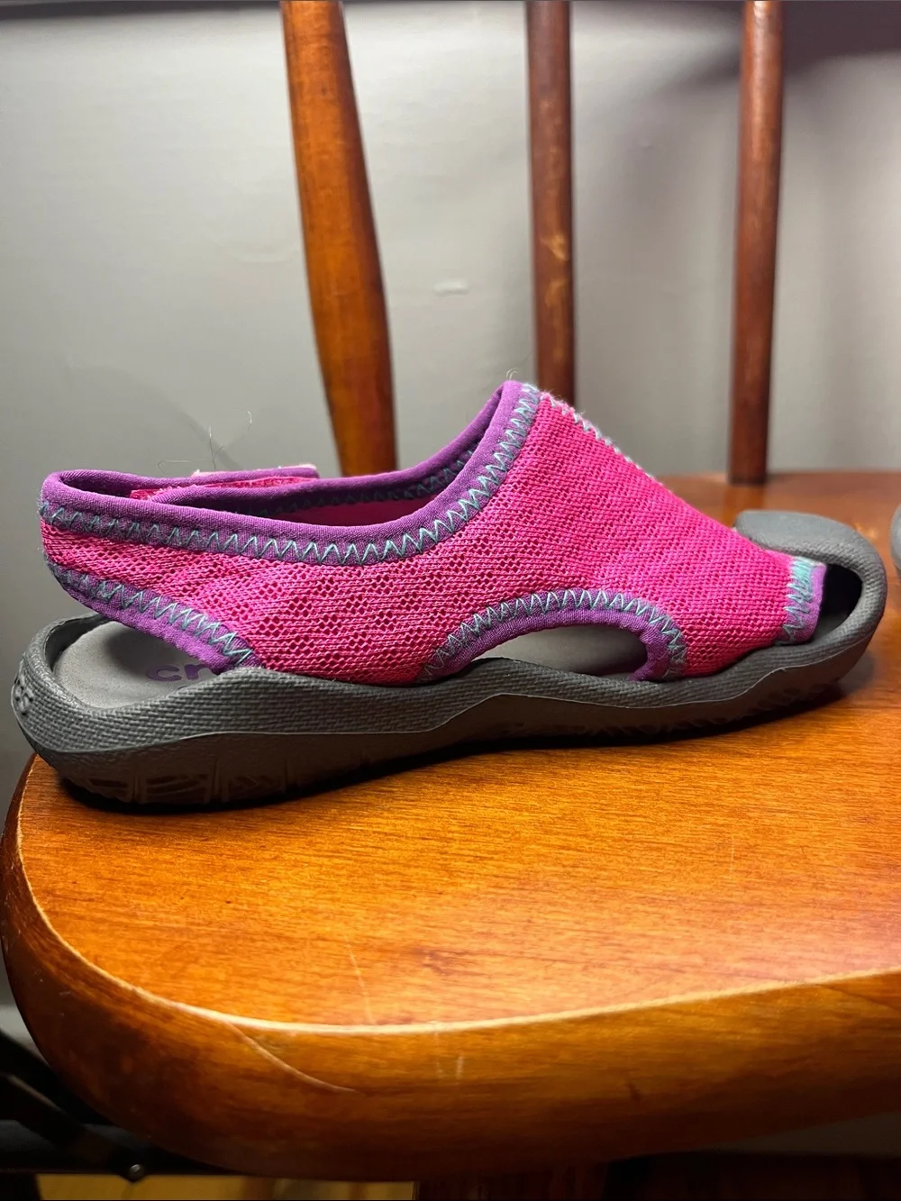NWOT Crocs Kids Swiftwater Sandals Magenta Purple Water Shoes Size 9